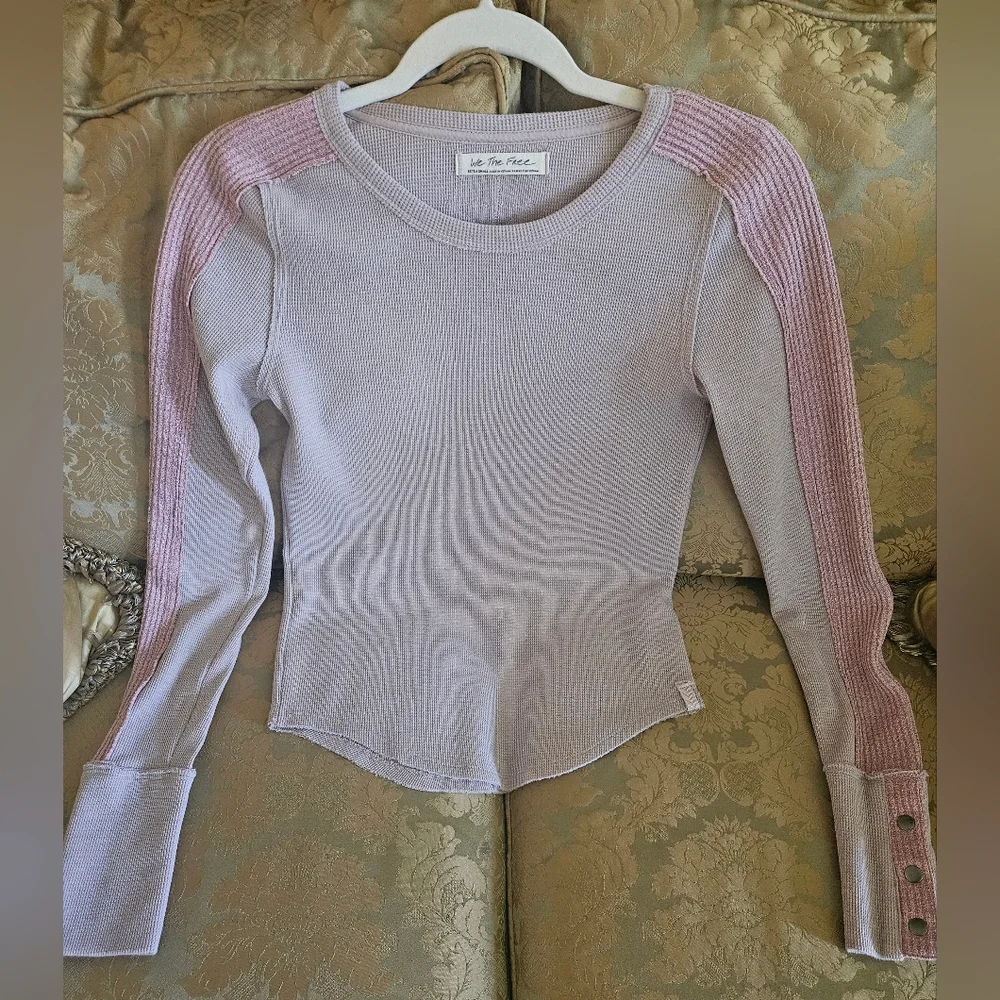 NWOT FREE PEOPLE We the Free Top Womens Tasha Thermal PinkTwo Tone Snap Cuffs - Picture 1 of 10